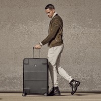 Фото Валіза Victorinox Lexicon Framed Black L 96 л Vt610541